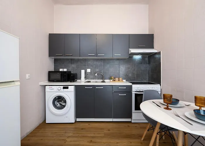 Houseloft White Tower Collection