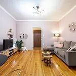 Houseloft White Tower Collection *