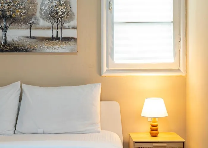 Houseloft White Tower Collection *